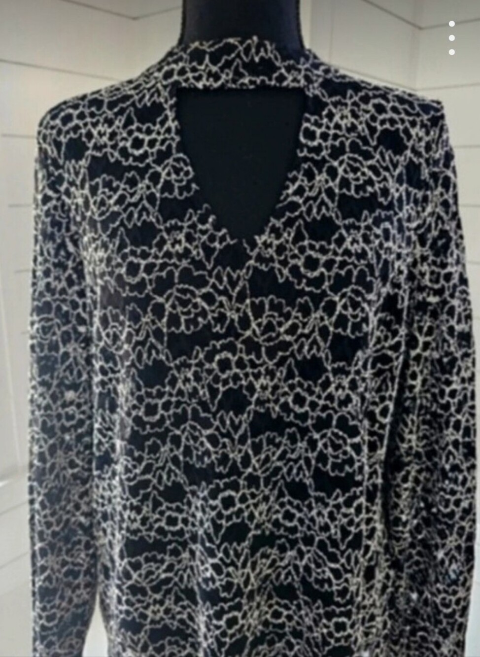 Roz & Ali Black Top with White Lace-Effect Pattern
